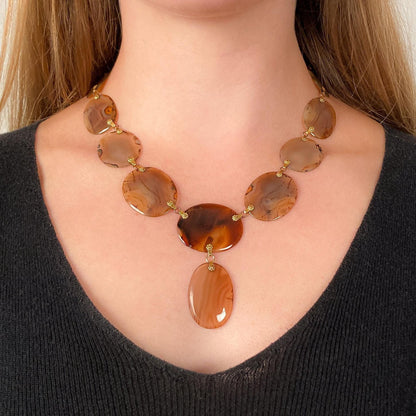 Antique Agate Necklace of 18k Gold