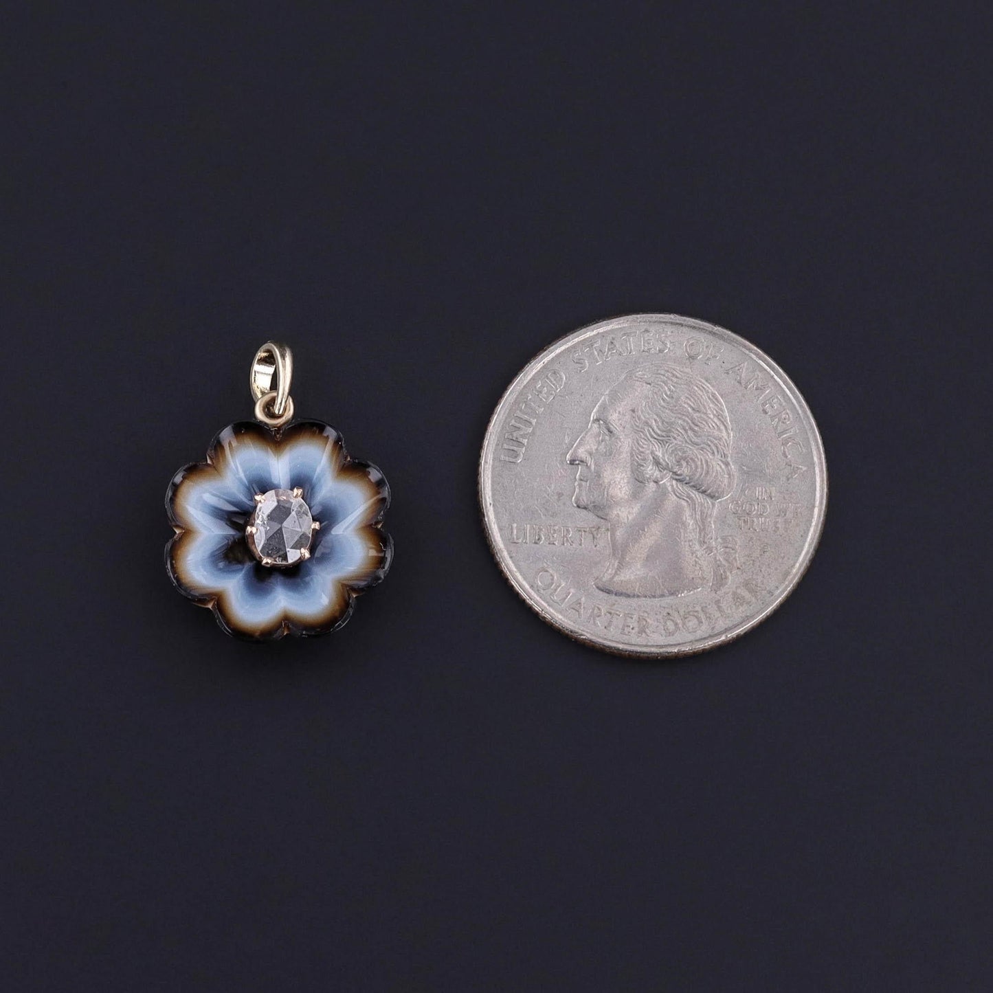 Antique Banded Agate Flower Pendant of 12ct Gold